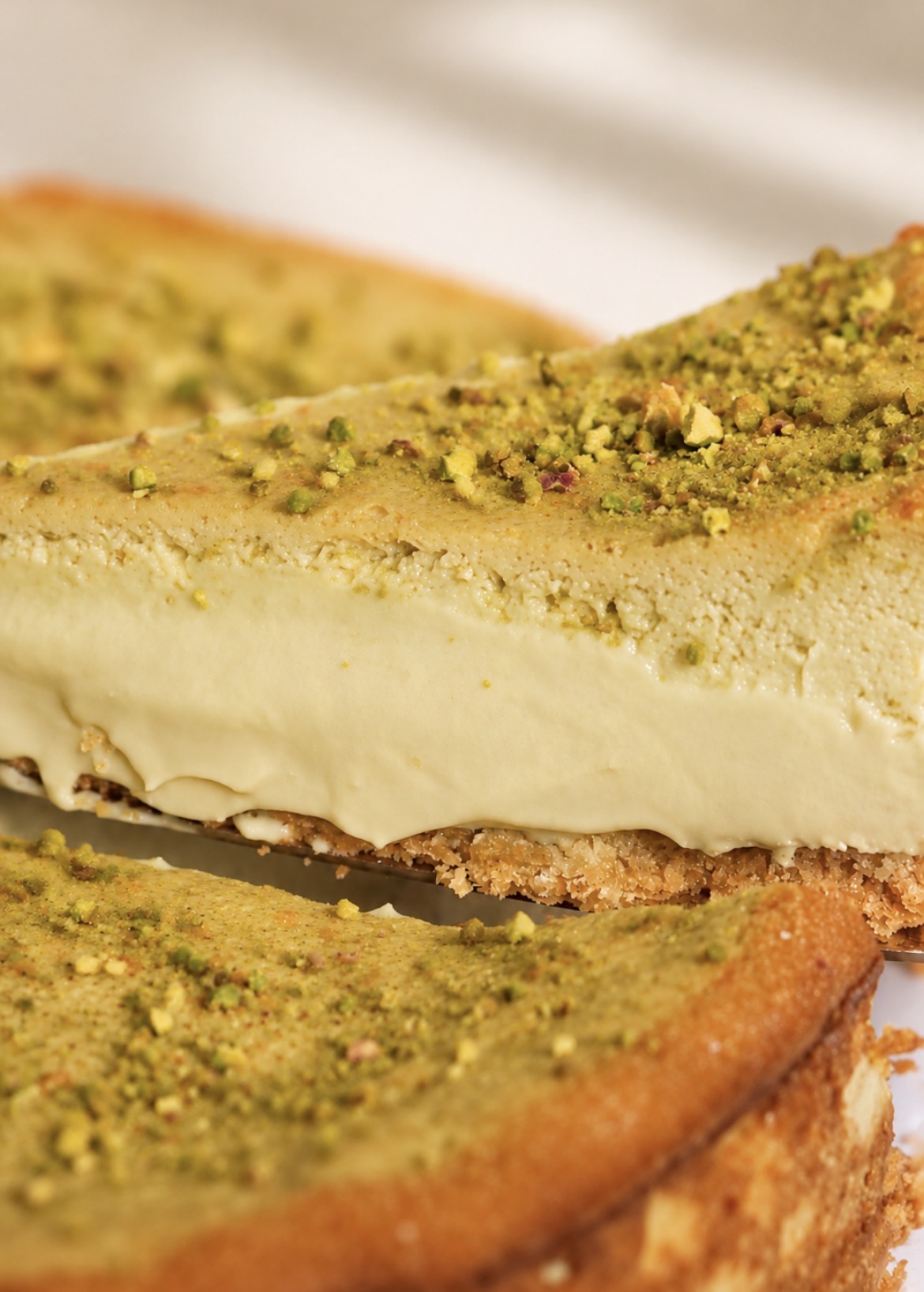 Pischachio basque cheesecake